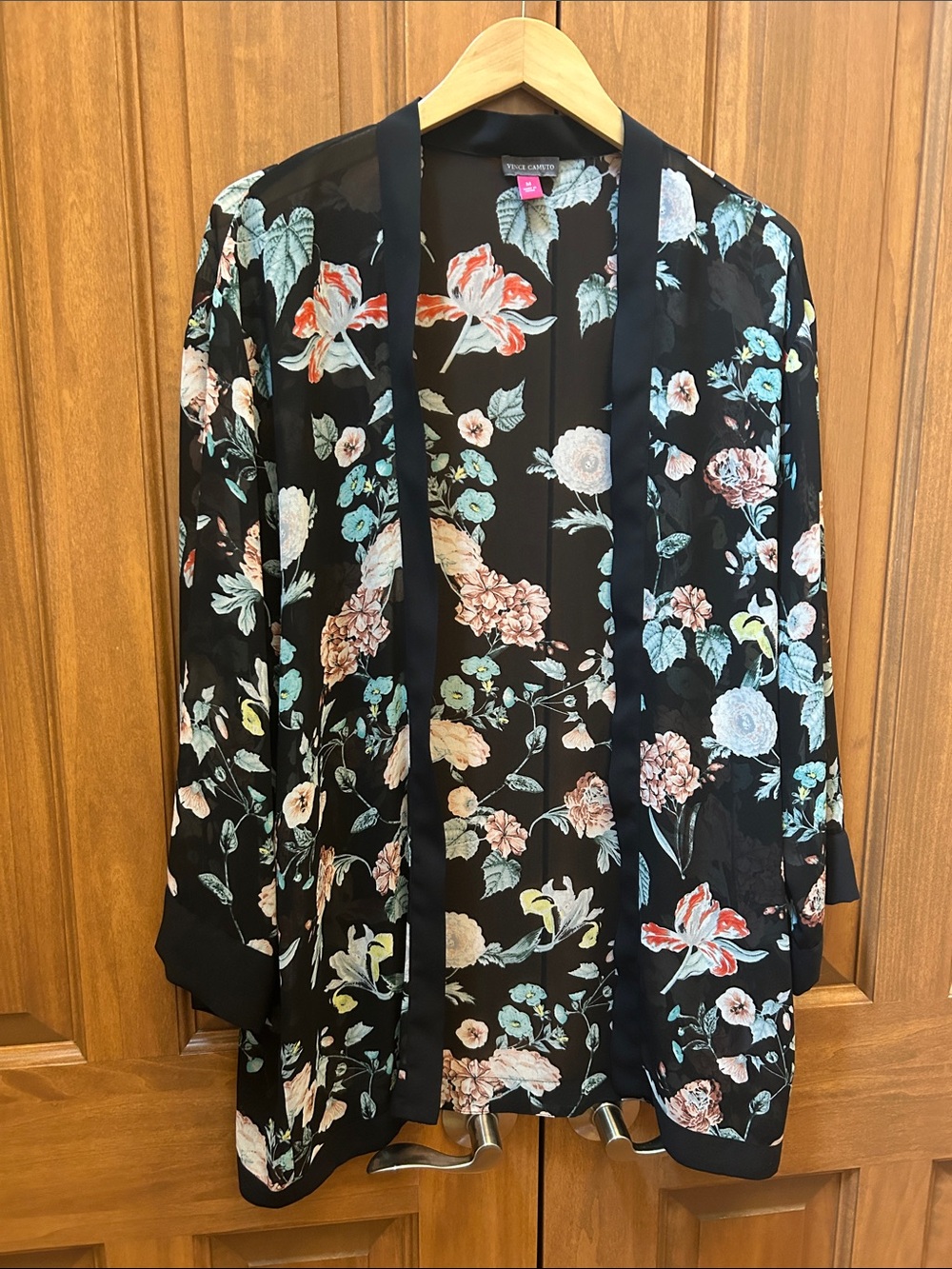 Vince Camuto Black Floral-Print kimono size medium